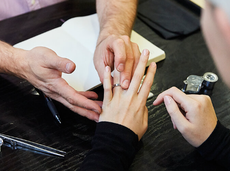 Benefits of Proposing Without a Ring: Design an Engagement Ring Together