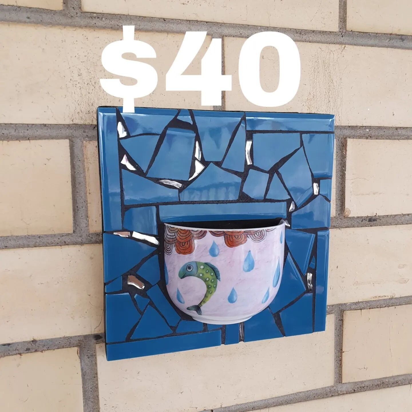 Great Mother's Day gift!! #handmade #mosaic #succulent #planter #airplants Located #morphettvale #southaustralia #christiesbeach #adelaidecraft 
www.sumosaic.com
#mosaicartistsuehoskin