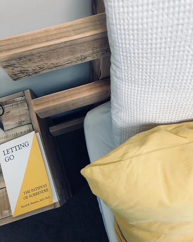 Holidays &bull; Gold mornings 👌🏼
.
.
.
.
.
.
.
.
.
#lettinggo #manifestation #yellow #energetics #nature #seasonsoflife #SoL #reikimelbourne #authenticself #energyhealing #journal #selflove #gold #limitingbeliefs #reiki #energywork #mindfulness #in