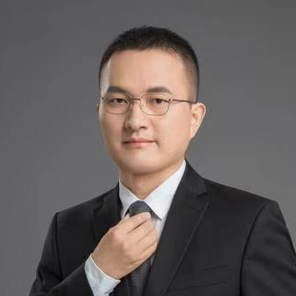 邹传伟 北京大学统计学学士、经济学硕士,清华大学五道口金融学院经济学博士,哈佛大学肯尼迪学院职业中期公共管理硕士(梅森学者项目),2014年被中国人民银行评为副研究员。2006年-2015年供职于中央汇金公司和中国投资公司,2015年-2018年为南湖金服合伙人,2018年-2019年为比特大陆首席经济学家。曾获首届(2014年度)孙冶方金融创新奖和第五届(2015年度)中国软科学奖。