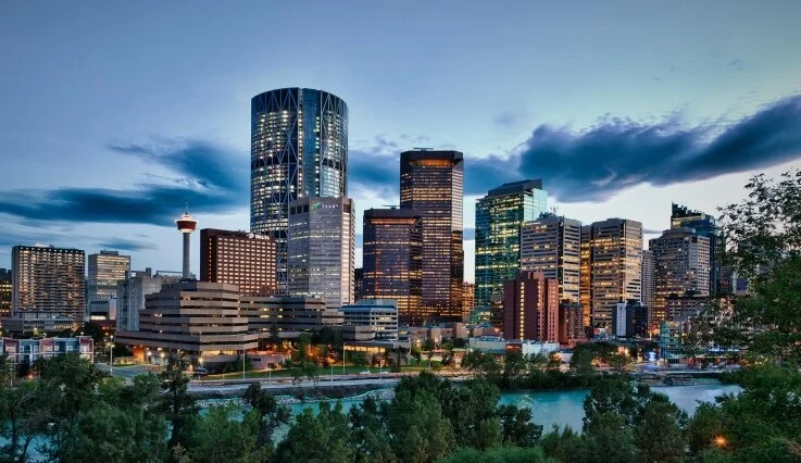 Calgary-Skyline-w.-Vignette_737x426_acf_cropped.jpg
