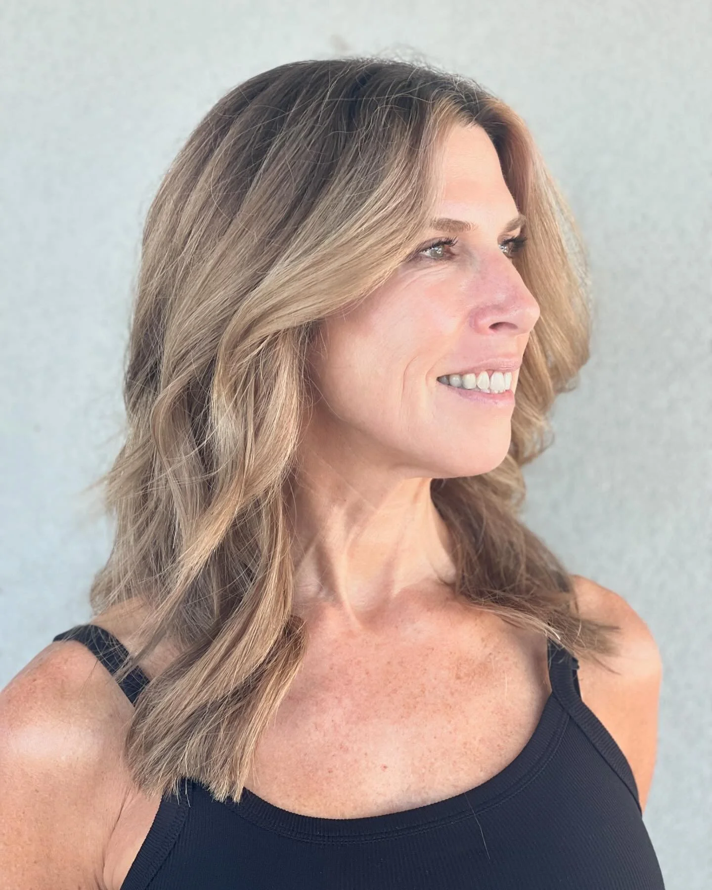 Reverse Balayage By Lejan

#hairsalon #hairstylist #texashair #texashairsalon #texashairstylist #sanantoniohair #sanantoniohairstylist #sanantoniohairsalon #highlights #balayage