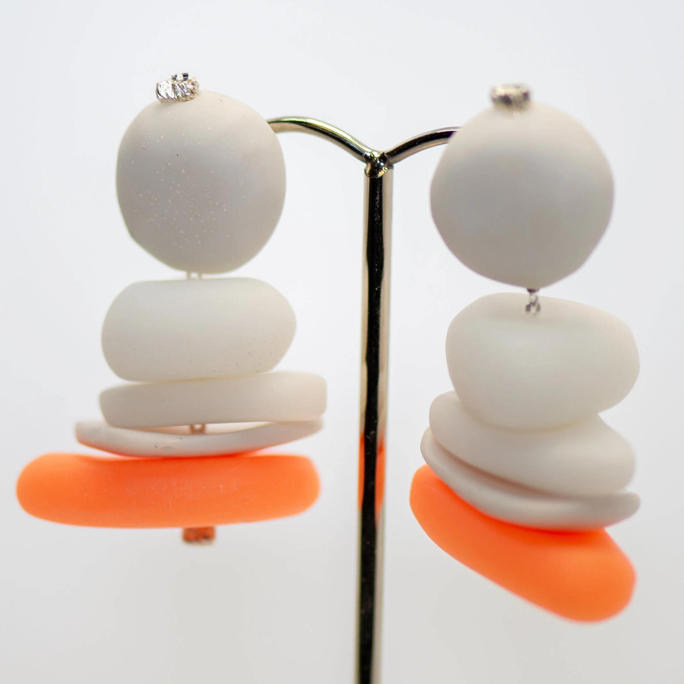 Dull Silver &amp; Pop Orange | Pebbles
