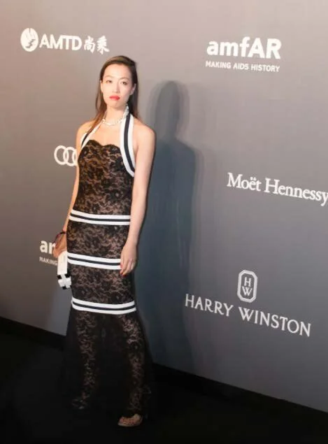 YiZhou attended Amfar 2017 Wearing Chanel, Stuart weitzman