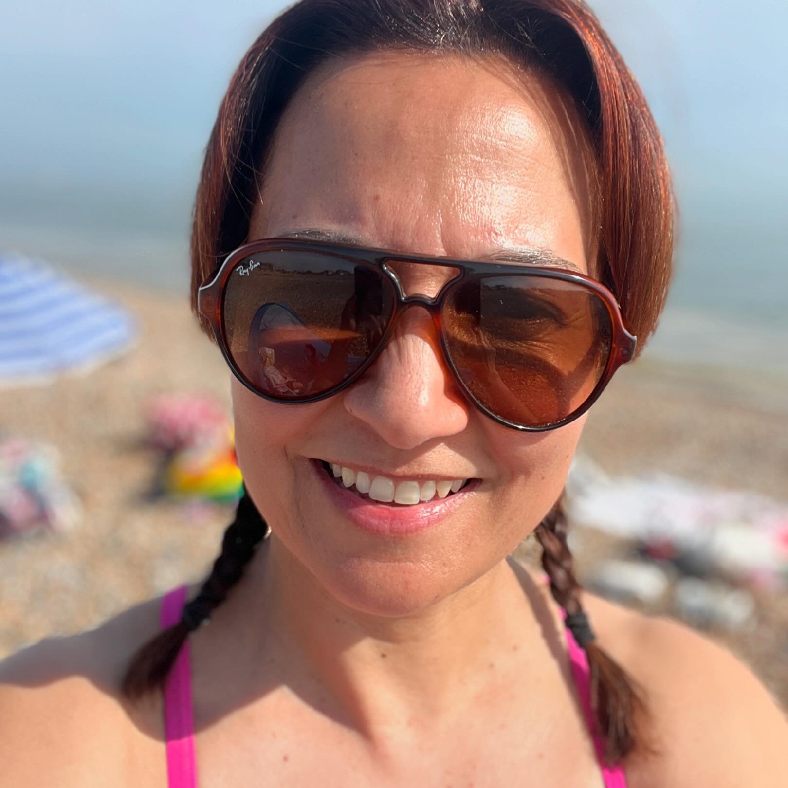 Loving the sunshine! Hope you&rsquo;re enjoying it where you are ☀️

It&rsquo;s Sunday evening - which means I&rsquo;m on @realliferadiouk from 5pm until 8pm - listen in for perfect mix of tunes from the 60s, 70s, 80s, 90s, 00s &amp; now 😊

#sundayv