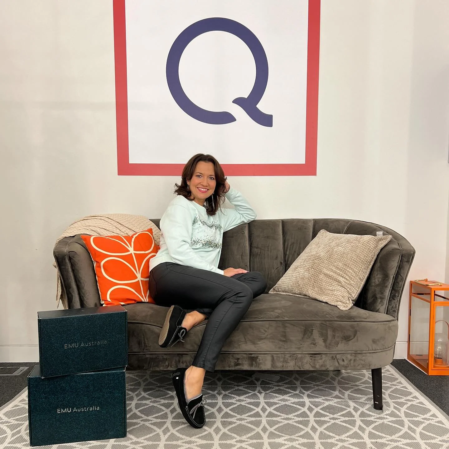 It may be after midnight but definitely time to snuggle up warm in some slippers from @emuaustralia 🥰

I&rsquo;m on @qvcuk with the lovely @debbieflintuk some Christmas gift ideas for you - I&rsquo;m wearing the brand new  Sandrine slipper, beautifu
