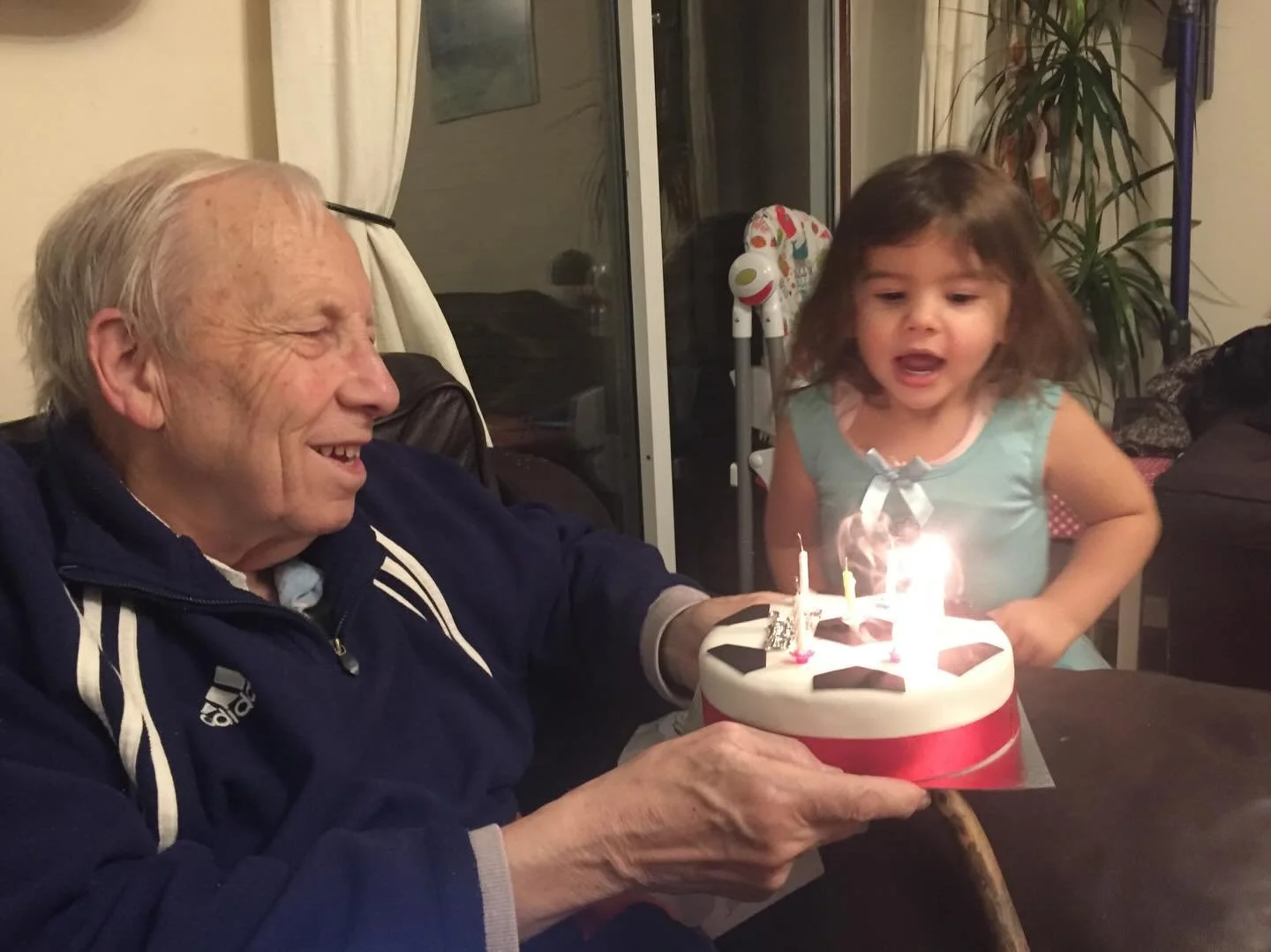 Happy heavenly birthday to my lovely Dad 💙 
He would&rsquo;ve been celebrating his 86th birthday&hellip;. I can&rsquo;t believe it&rsquo;s been almost 5 years now since he left us. And 5 years &amp; 1 week since Mum did 🌸

Time matches on &amp; I r