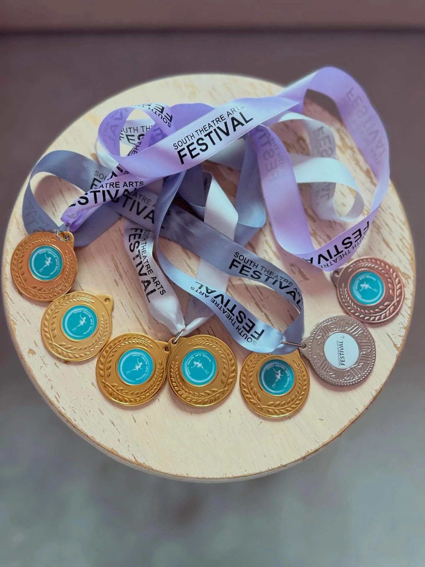 Great couple of dance weekends at @southfestivals 💃🩰🪩👯&zwj;♀️

Proud of all my 3 😊

Cassidy got 1st place for all her solos scoring a hat trick of gold medals! 🥇🥇🥇 also getting a gold for her ballet duet 🥇&amp; silver for her character duet 