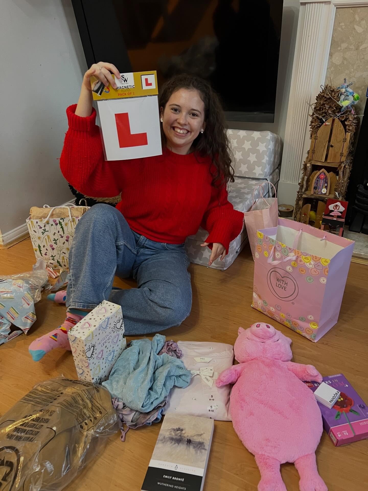 17 &amp; old enough to drive 😱🚗🙈 let&rsquo;s hope she&rsquo;s as good behind the wheel of a real car as she was at 8 months old in her red toy car 🚗😁👶

Happy Birthday to the best eldest daughter ever!

A Bridgerton inspired cake (like me she lo