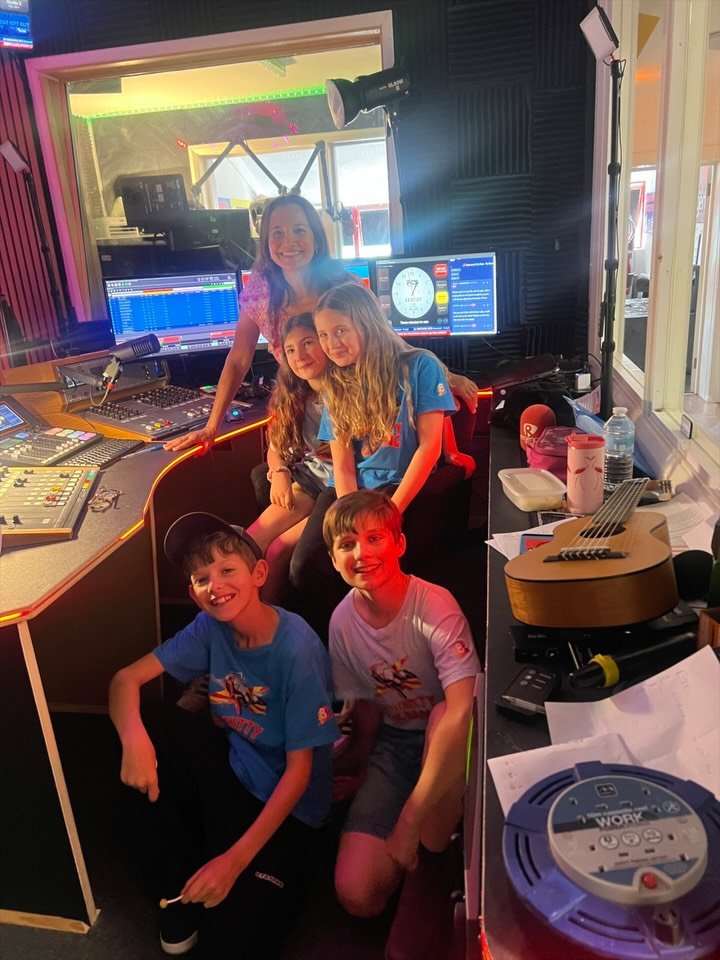 It&rsquo;s Saturday which means I&rsquo;m on @regency.radio 10am-1pm &amp; this week I am broadcasting my show live from backstage at the Theatre Royal Brighton! @theatreroyalbtn

Joining me will be my fellow cast members from Chitty Chitty Bang Bang