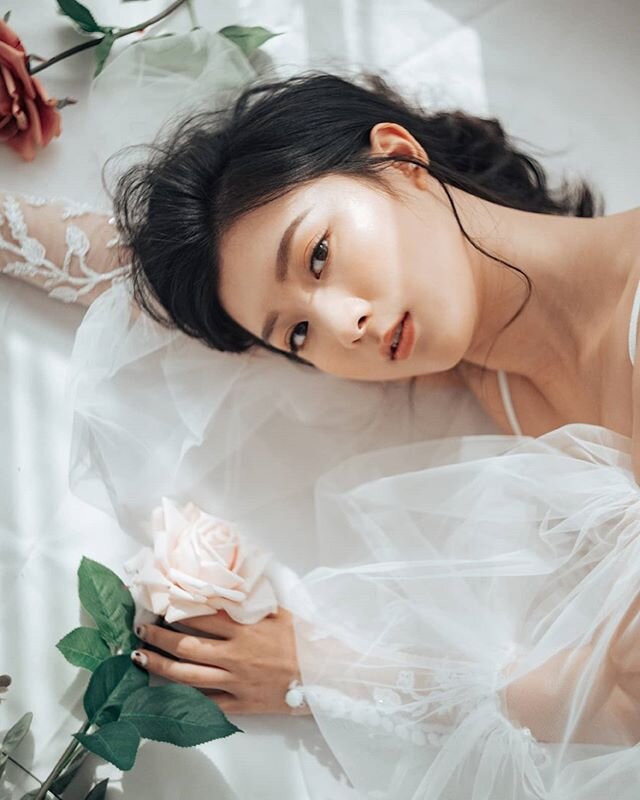 Do something today your future self will thank you for ✔️ That something is a boudoir shoot for most Mrs to be. Trust me you'll thank yourself later!

Photo @youareinvitedhk 
Makeup @shensapphire
Gown @bridalistic_official @norahsdesign 
Venue @lapor