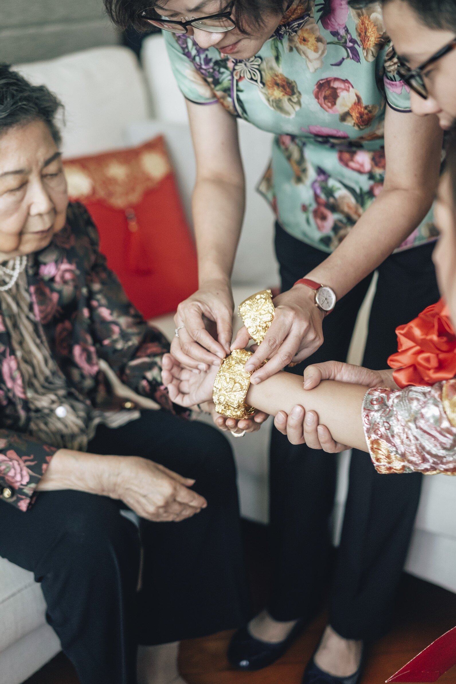 hong kong female wedding photographer.jpg