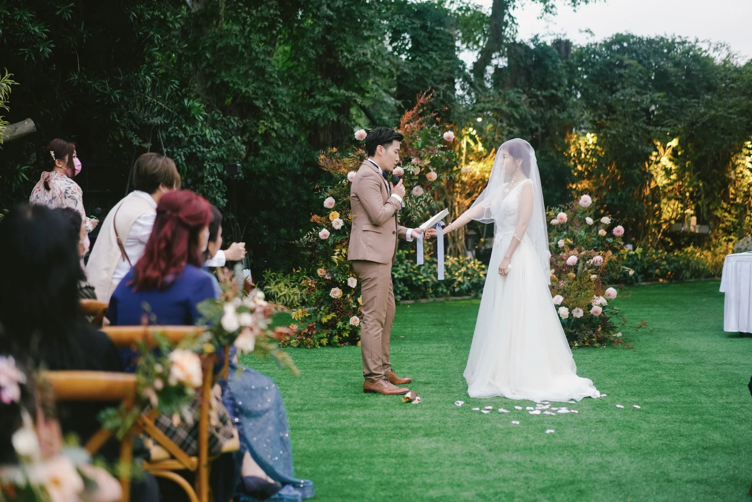 top photographer female hong kong wedding.jpg