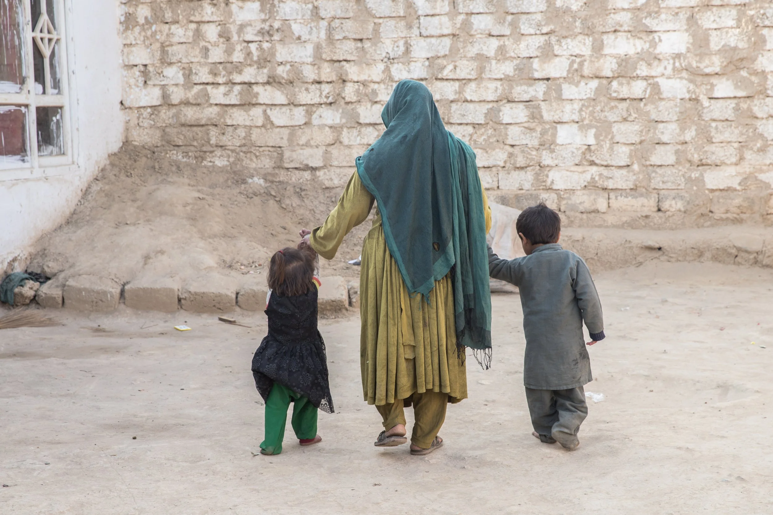 ADSP: Challenges Faced by Afghan Women and Children in Iran and Pakistan 