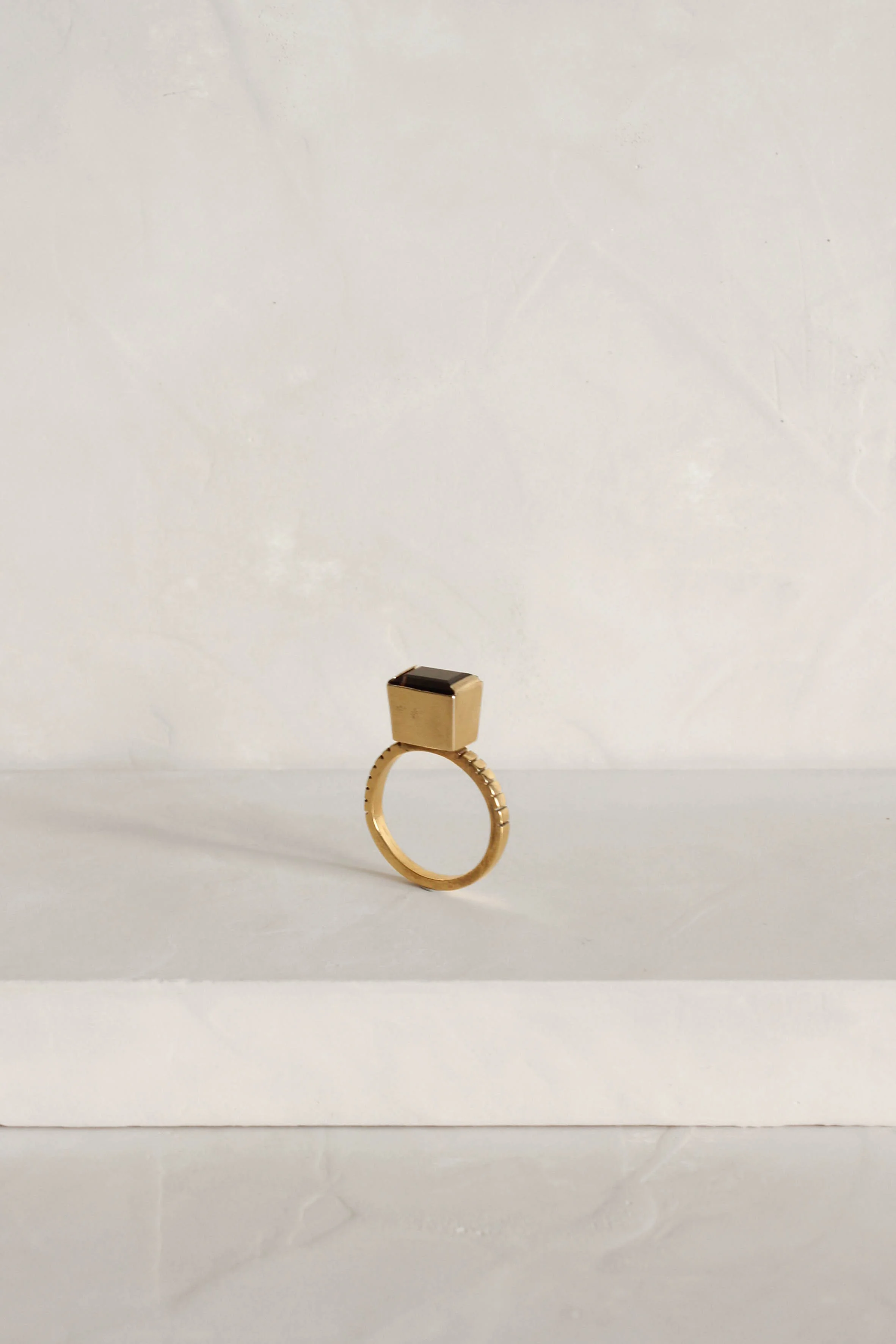 S04R1 2 gold_web.jpg