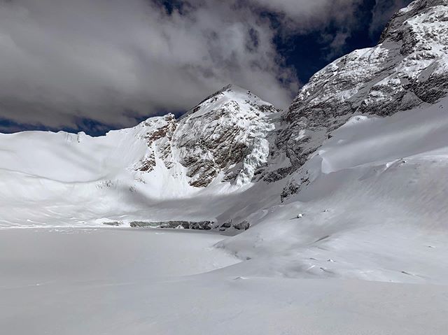 Uno de los lugares m&aacute;s lindos del Parque, glaciar colgante del Morado. Estamos formando un equipo incre&iacute;ble para proteger esta joya para las generaciones futuras.