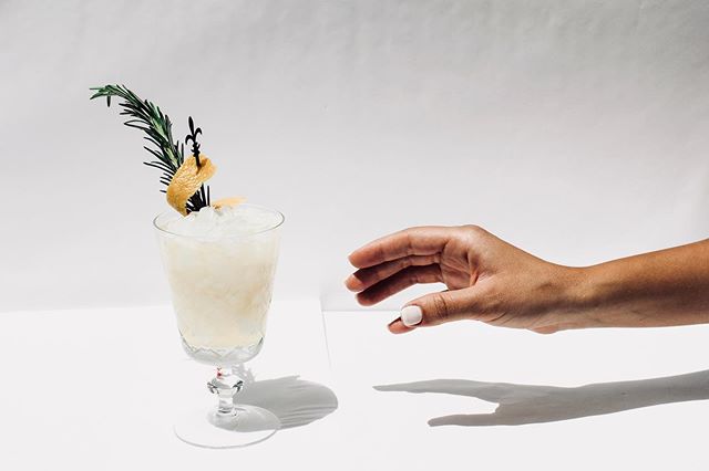 Reaching for Friday like...
#perfectvidka #perfectcocktail #perfectweekend #isitfridayyet #madeinfrance #eaudevie