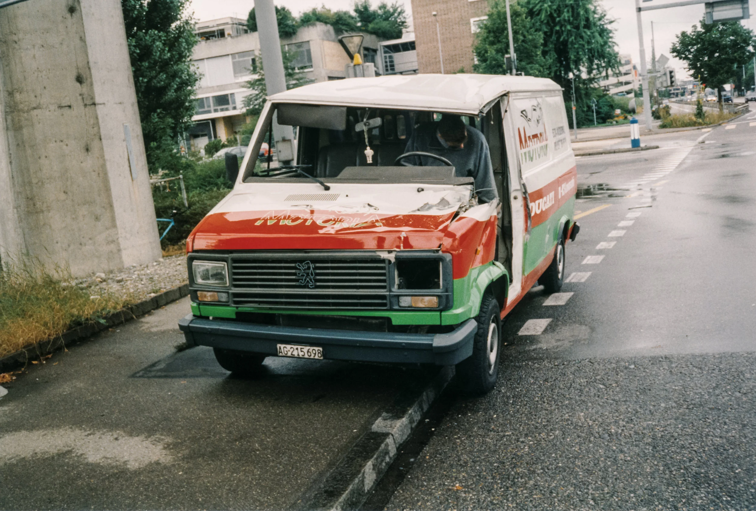 041.jpg