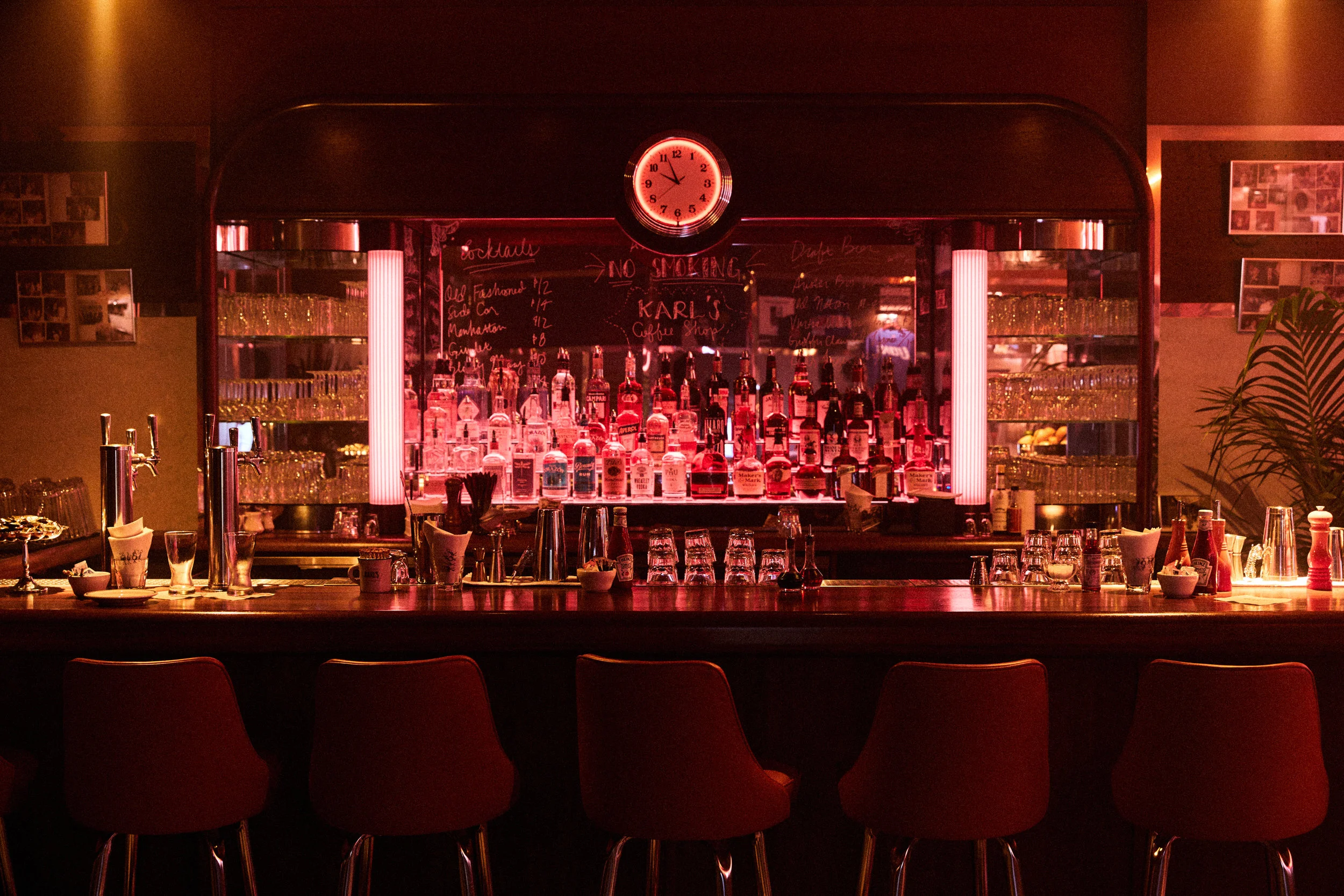 Images shot on location at Karl’s, located in The Siren Hotel