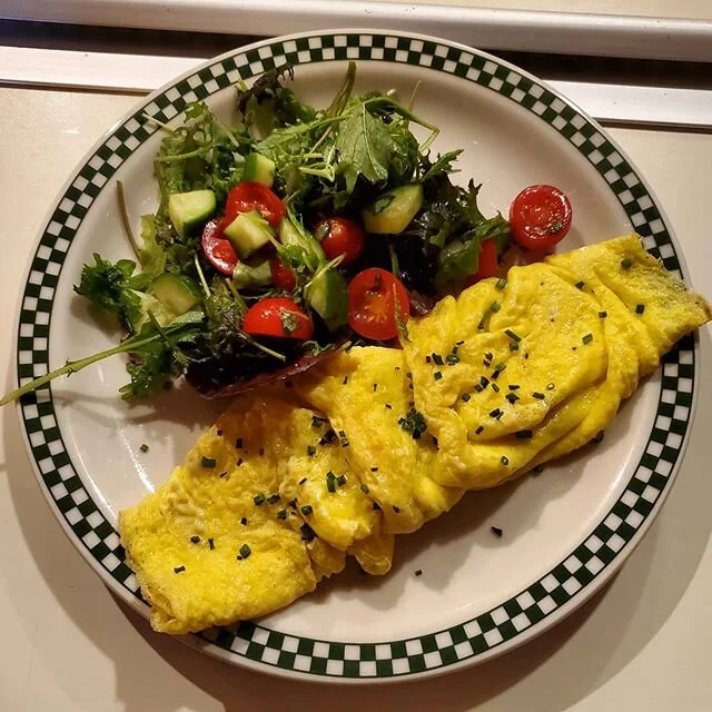 You're eggxactly what I'm looking for. 🥚💕
.
.
#karlsdetroit #omelette #whatsforbreakfast #brunch