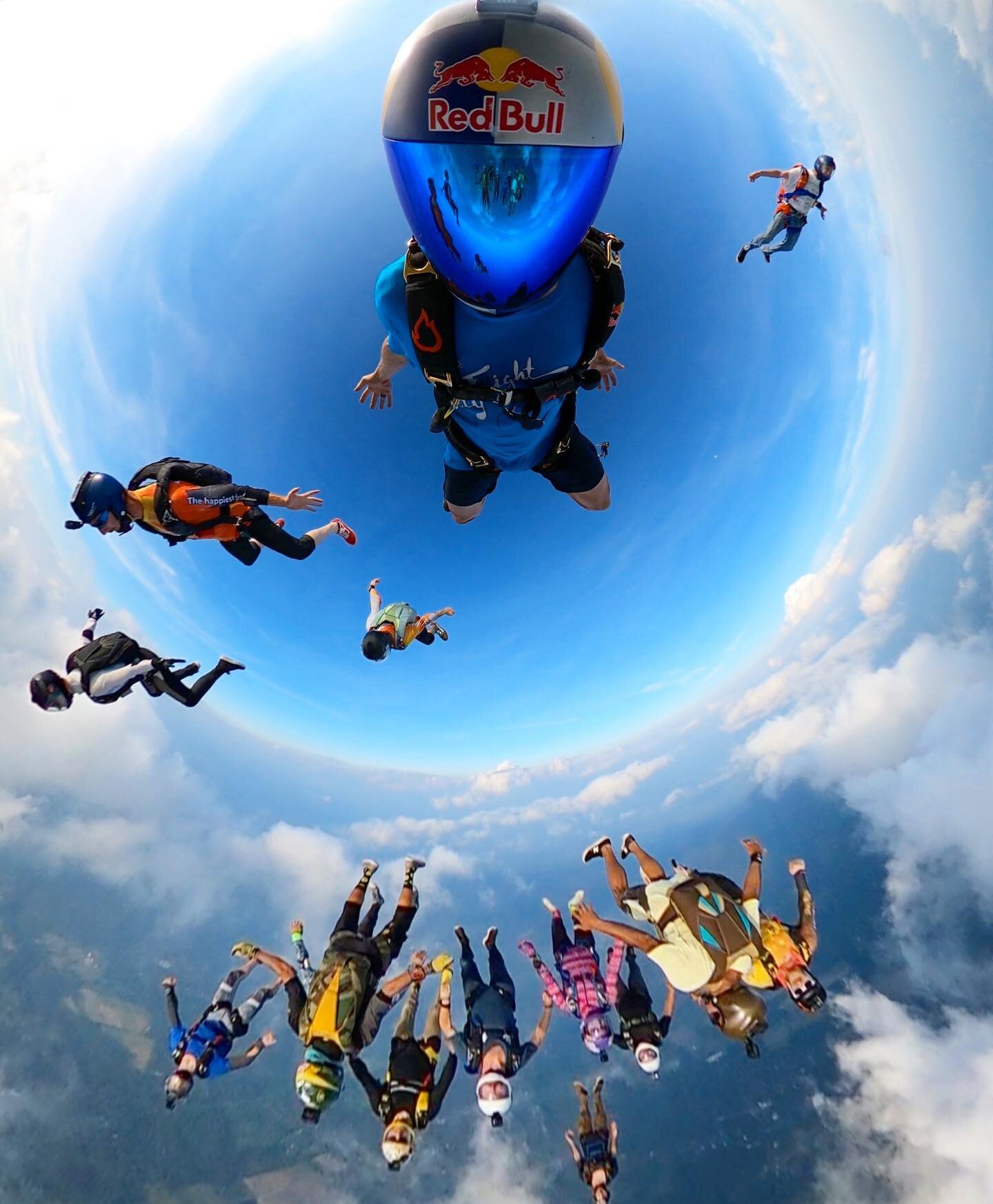 📸 of the Summer solstice sunset jump during the @flightstyleskydiving #flyfordave Angle Camp at @skydivetheranch This was absolutely the best way to end an amazing weekend with friends! Thanks to everyone who came out and attended and thank you to @
