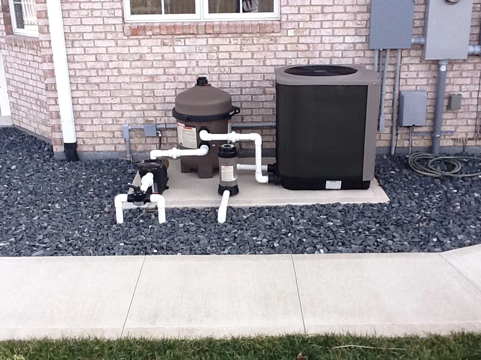 System with cartridge filter and chlorinator 