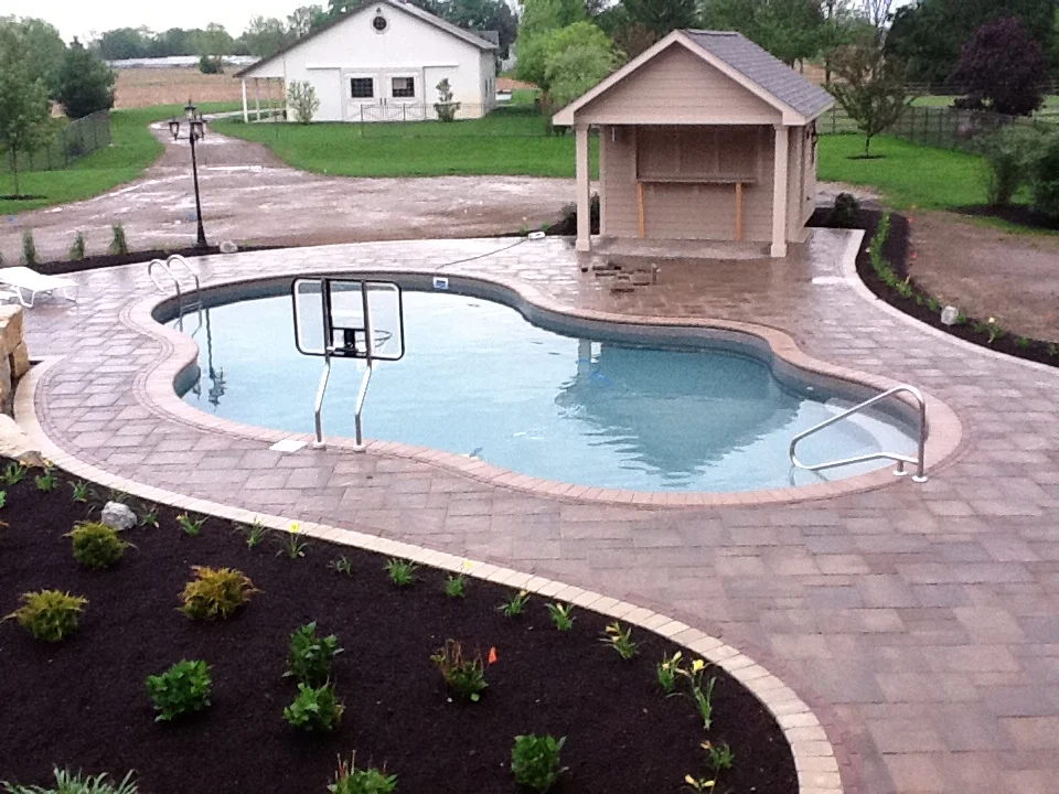 23' x 42' Mountain Lake Pool