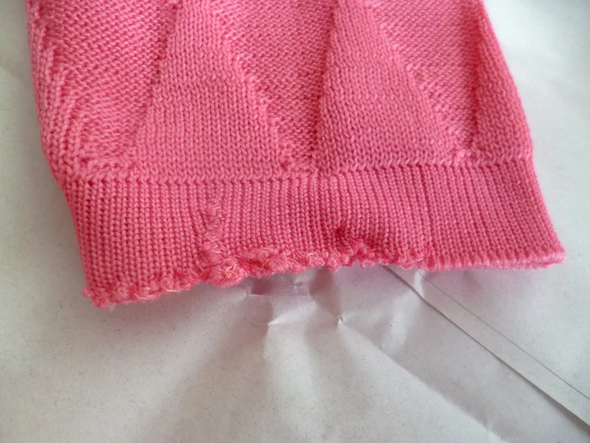 #8SS TRICEL PUNKY PINK CARDI STITCHING CLOSE UP CUFF.JPG