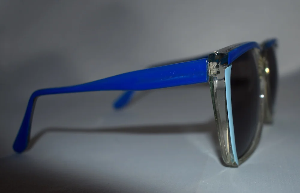 #13A LINDA FARROW VINTAGE SUNGLASSES  RIGHT