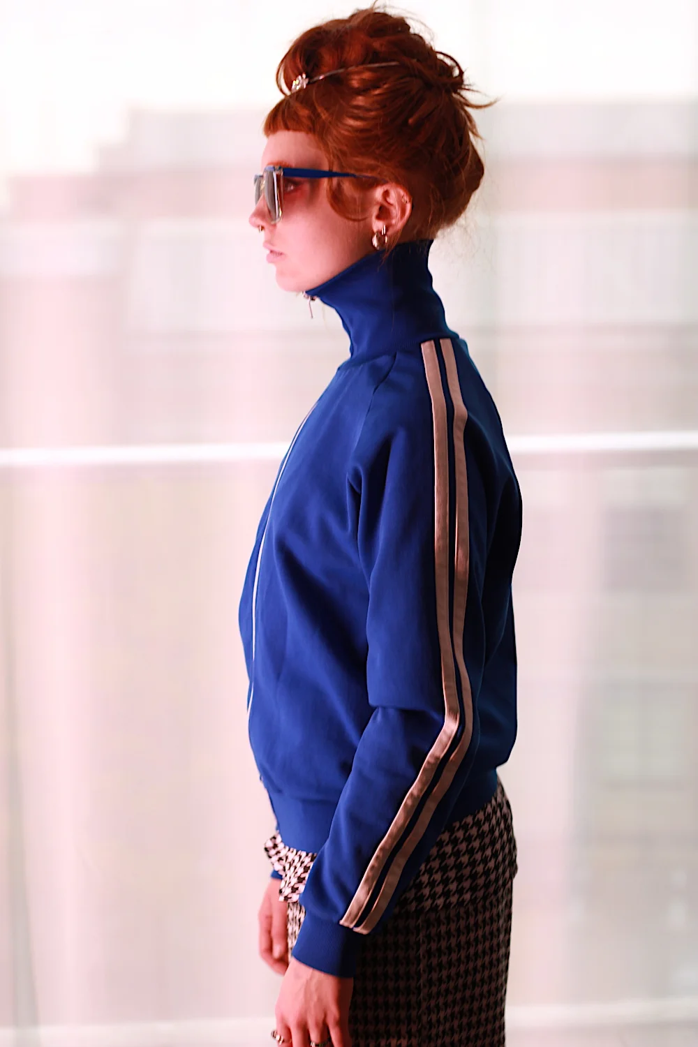 #5T BLUE TRACK TOP SIDE