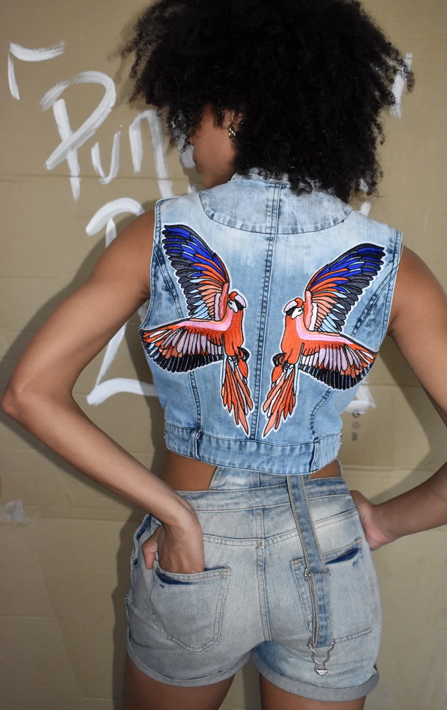 #3ih SLEEVELESS DENIM BIKER STYLE STONEWASH JACKET  back distance 