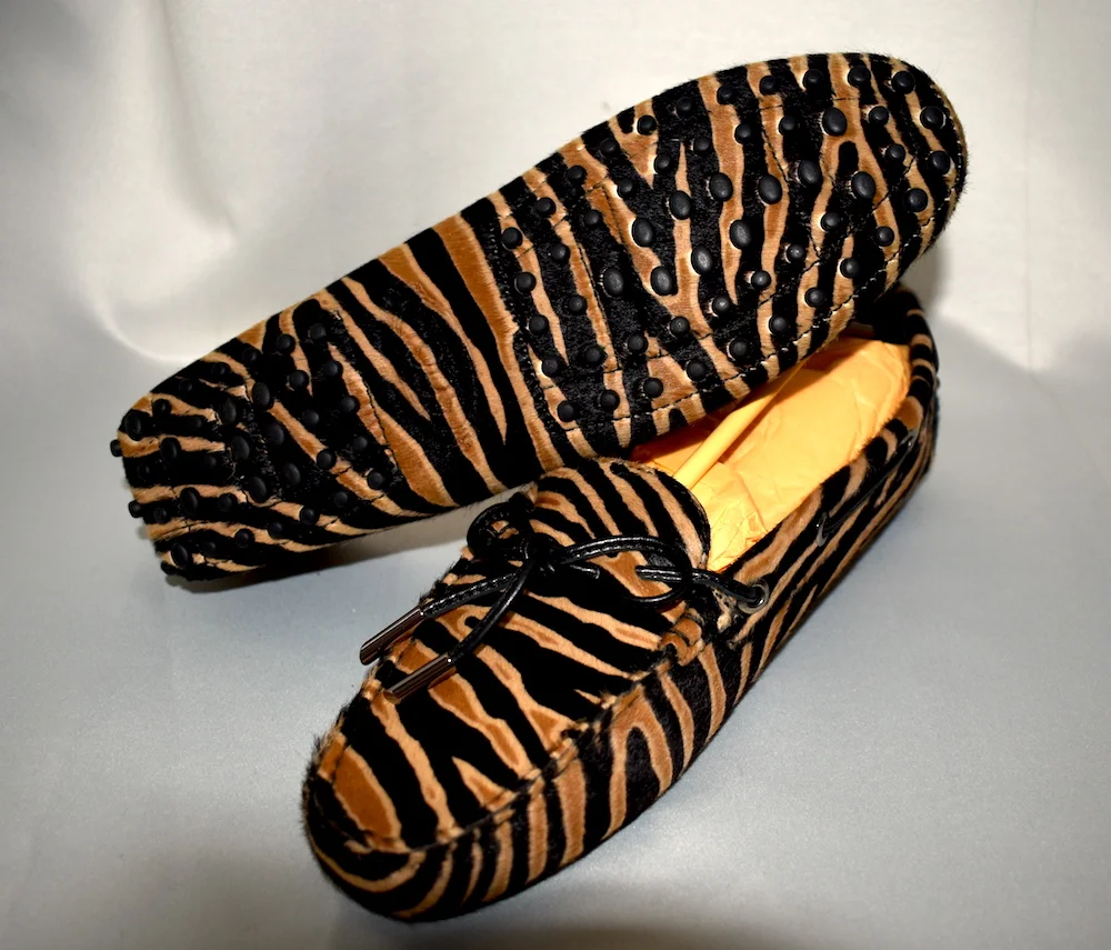 #2A TODS TIGER PRINT LOAFERS8