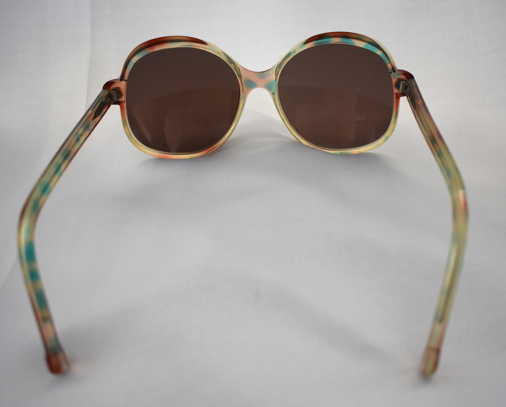 #15A VINTAGE OVERSIZE SUNGLASSES BACK2