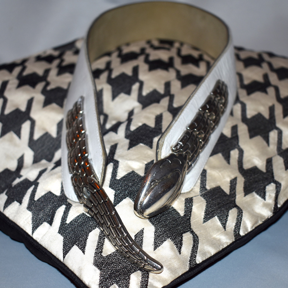 #19A WHITE LEATHER AND METAL VINTAGE SNAKE BELT2