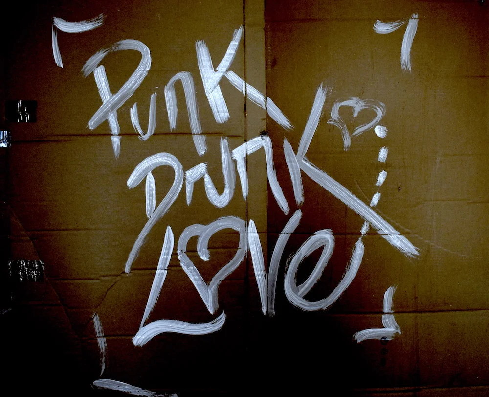 #2IH PUNKS NOT DEAD BLACK DENIM CROPPED JACKET PUNKJ DRUNK LOVE