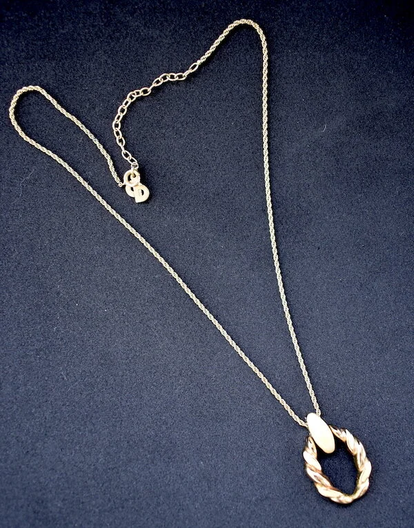 #42A CHRISTIAN DIOR NECKLACE