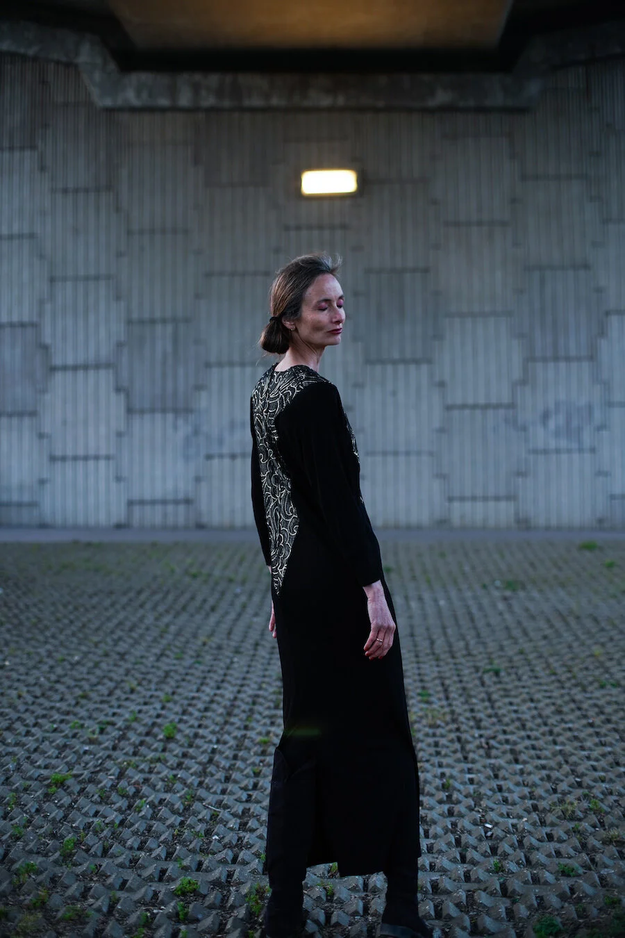 #8AW 1980’S VINTAGE BLACK AND GOLD MAXI DRESS BY GAIL HOPPEN