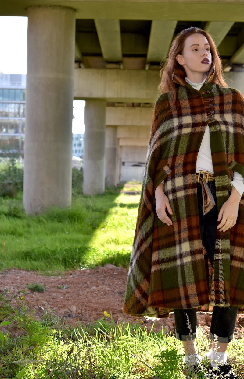 #41AW VINTAGE BERGHAUS INTERNATIONAL PURE NEW WOOL PLAID CAPE