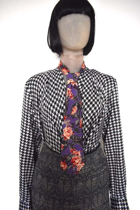#14T PAUL SMITH LIGHT PURPLE BACKGROUND