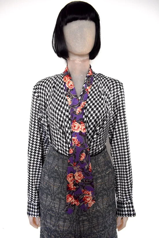 #14T PAUL SMITH LIGHT PURPLE BACKGROUND