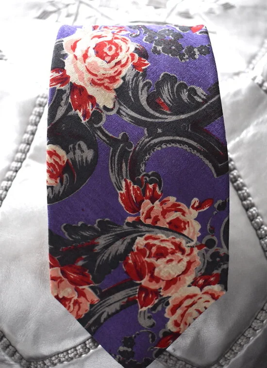 #14T PAUL SMITH LIGHT PURPLE BACKGROUND