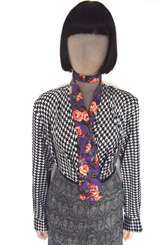 #14T PAUL SMITH LIGHT PURPLE BACKGROUND