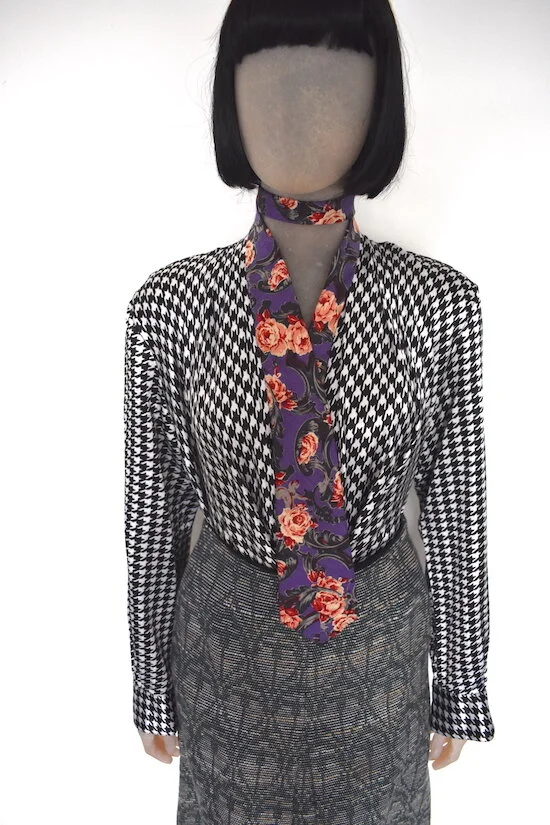 #14T PAUL SMITH LIGHT PURPLE BACKGROUND