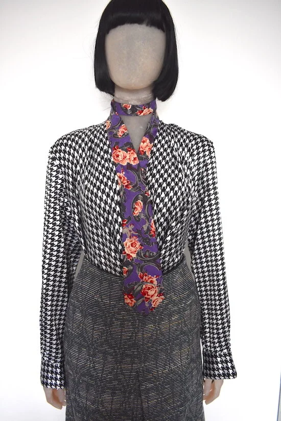 #14T PAUL SMITH LIGHT PURPLE BACKGROUND