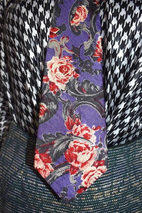 #14T PAUL SMITH LIGHT PRUPLE BACKGROUND