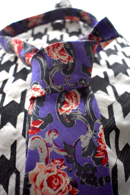 #14T PAUL SMITH LIGHT PRUPLE BACKGROUND