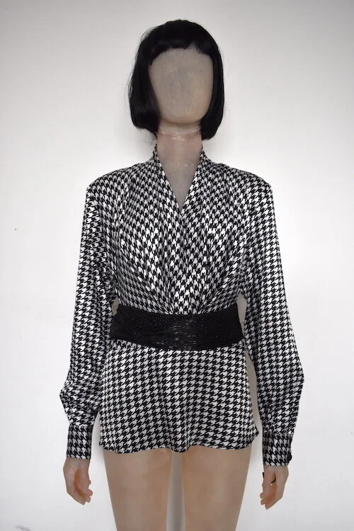 #9AW MONOCHROME HOUNDSTOOTH SILKY LONG SLEEVE BLOUSE