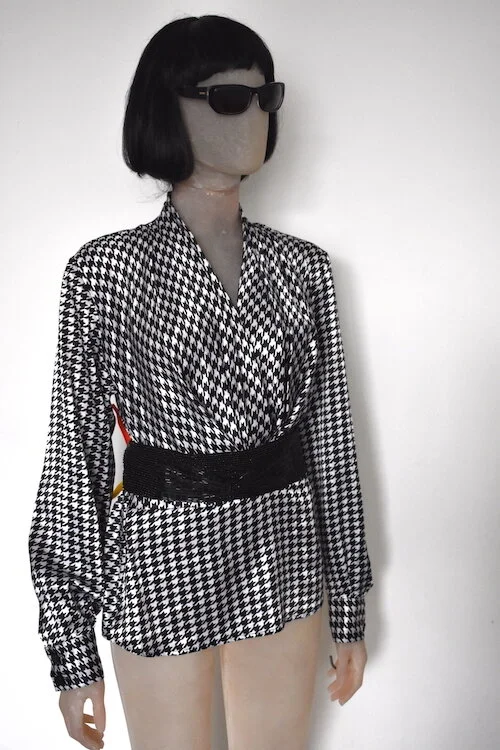 #9AW MONOCHROME HOUNDSTOOTH SILKY LONG SLEEVE BLOUSE
