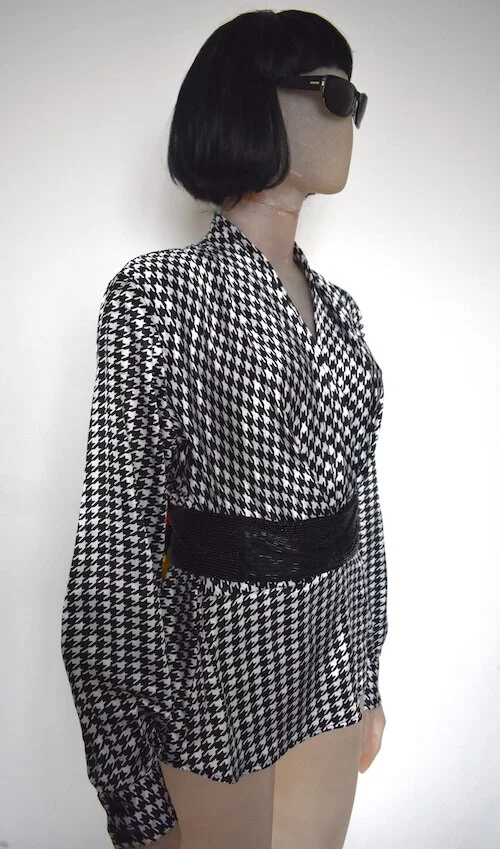 #9AW MONOCHROME HOUNDSTOOTH SILKY LONG SLEEVE BLOUSE