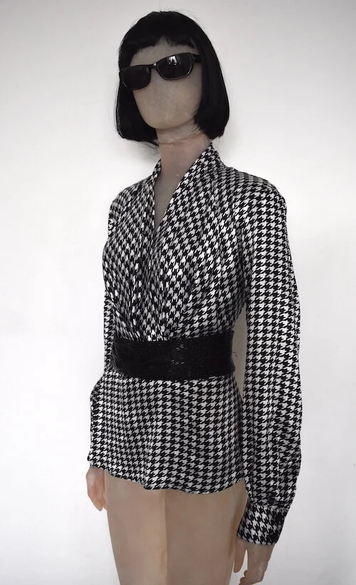 #9AW MONOCHROME HOUNDSTOOTH SILKY LONG SLEEVE BLOUSE